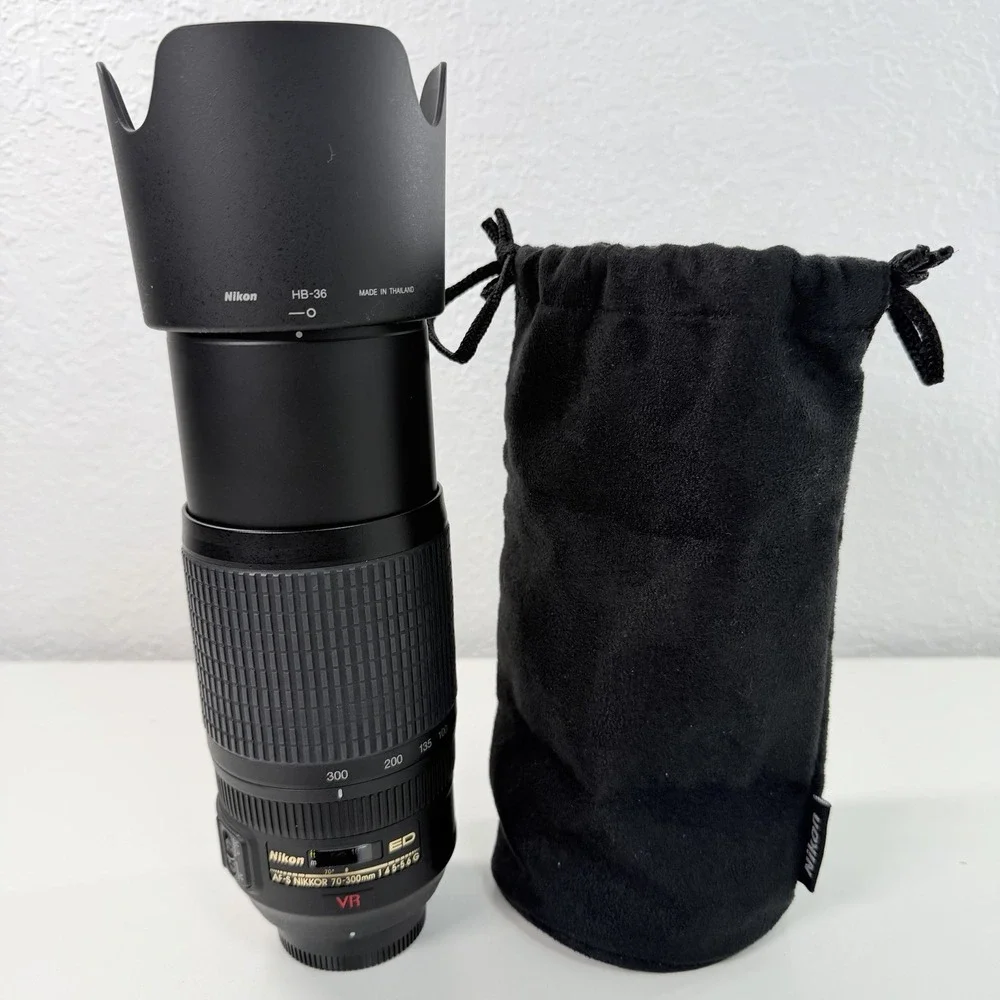 Nikon Nikkor AF-S 70-300mm f4.5-5.6 G ED VR Lens w/ Caps Case Filter Hood [Mint]